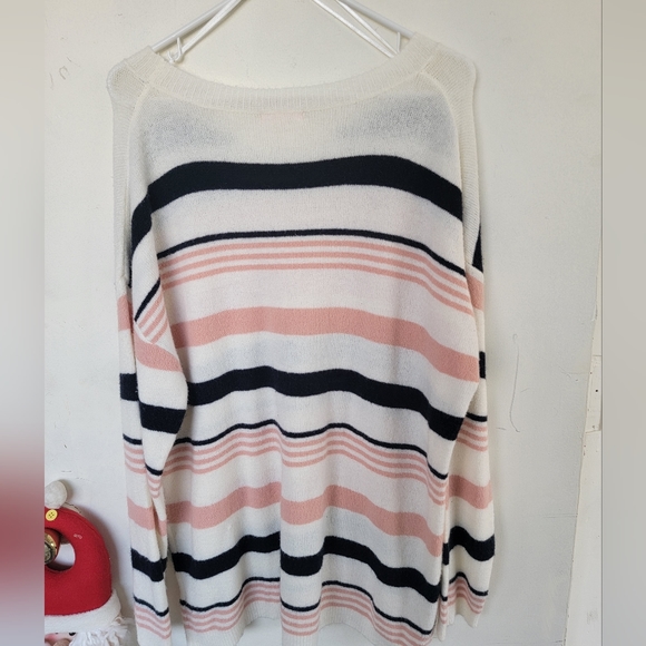 NWOT PSLove brand lightweight sweater oversized M/L - Picture 4 of 5